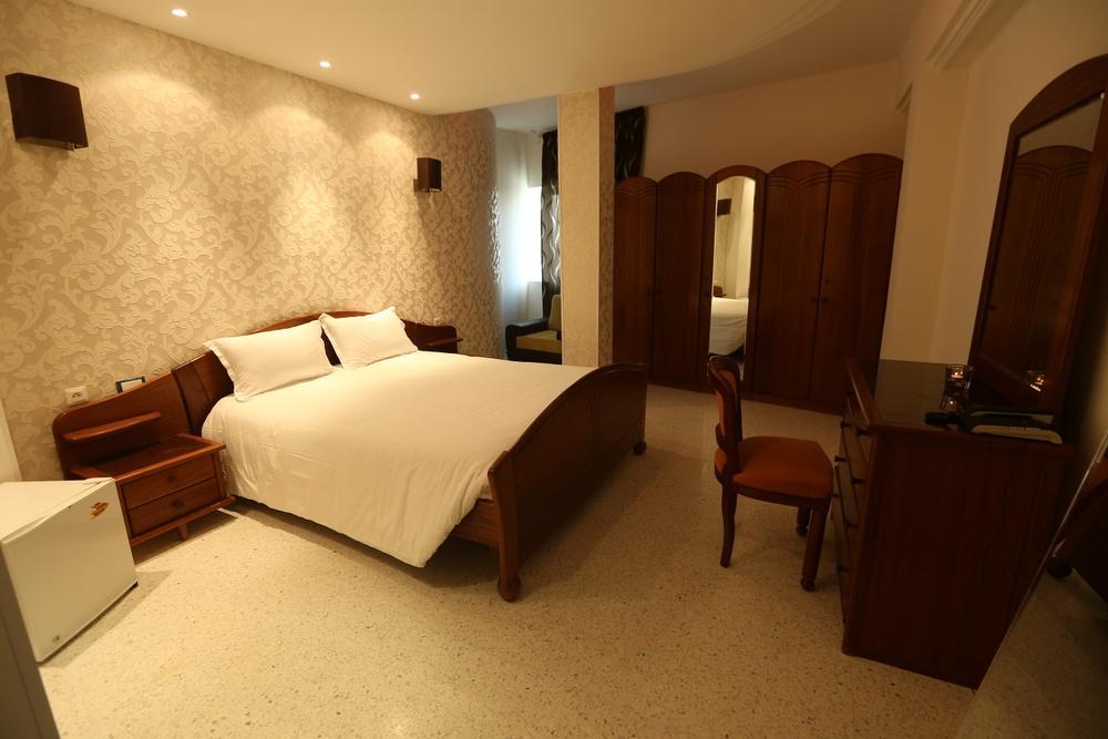 Hotel Ksar Dhiafa By Plaza Hotels & Resorts シディブジッド県 エクステリア 写真